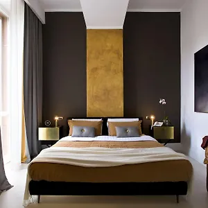3* Couette-café Piazza Di Spagna 9